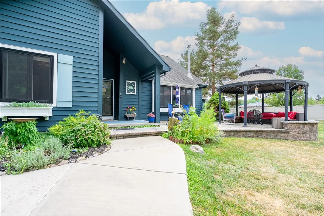 42 Grove Drive, Canandaigua City, New York 14424, Canandaigua City, New York 14424, 4 Bedrooms Bedrooms, 8 Rooms Rooms,3 BathroomsBathrooms,Residential,Closed,42 Grove Drive, Canandaigua City, New York 14424,0,R1631850