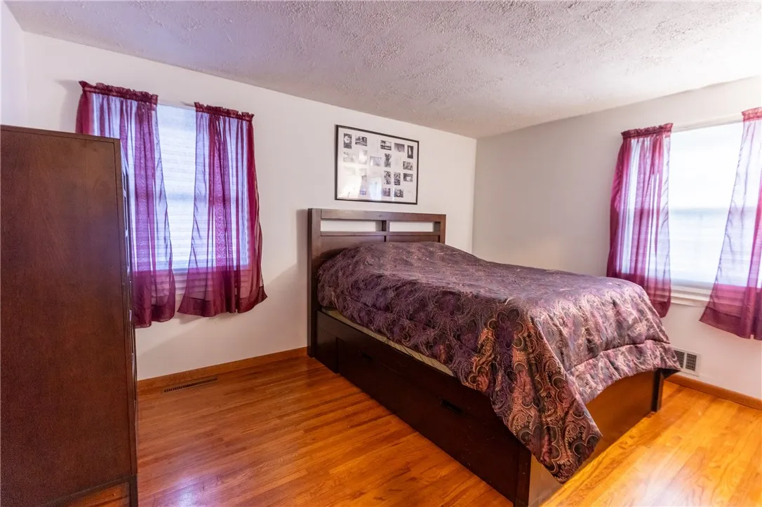 87 Colony Lane, Henrietta, New York 14623, Henrietta, New York 14623, 3 Bedrooms Bedrooms, 6 Rooms Rooms,1 BathroomBathrooms,Residential,For Sale,87 Colony Lane, Henrietta, New York 14623,0,R1632196