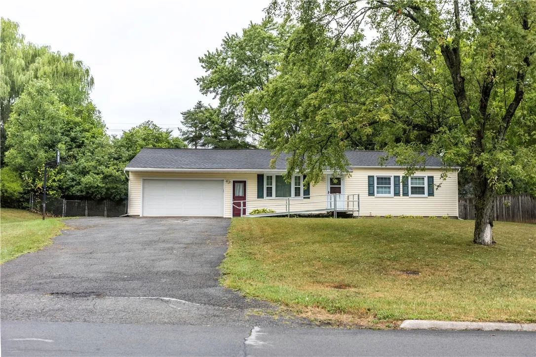 87 Colony Lane, Henrietta, New York 14623, Henrietta, New York 14623, 3 Bedrooms Bedrooms, 6 Rooms Rooms,1 BathroomBathrooms,Residential,For Sale,87 Colony Lane, Henrietta, New York 14623,0,R1632196