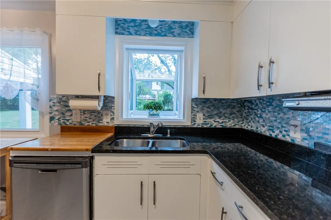 87 Colony Lane, Henrietta, New York 14623, Henrietta, New York 14623, 3 Bedrooms Bedrooms, 6 Rooms Rooms,1 BathroomBathrooms,Residential,For Sale,87 Colony Lane, Henrietta, New York 14623,0,R1632196