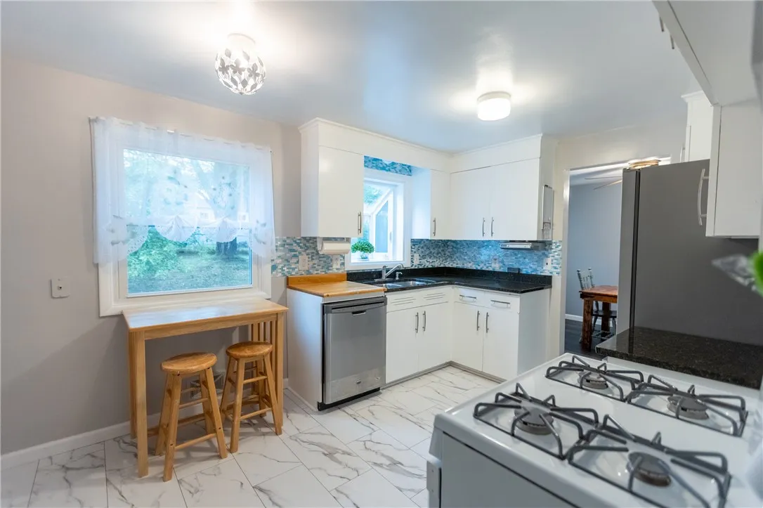 87 Colony Lane, Henrietta, New York 14623, Henrietta, New York 14623, 3 Bedrooms Bedrooms, 6 Rooms Rooms,1 BathroomBathrooms,Residential,For Sale,87 Colony Lane, Henrietta, New York 14623,0,R1632196