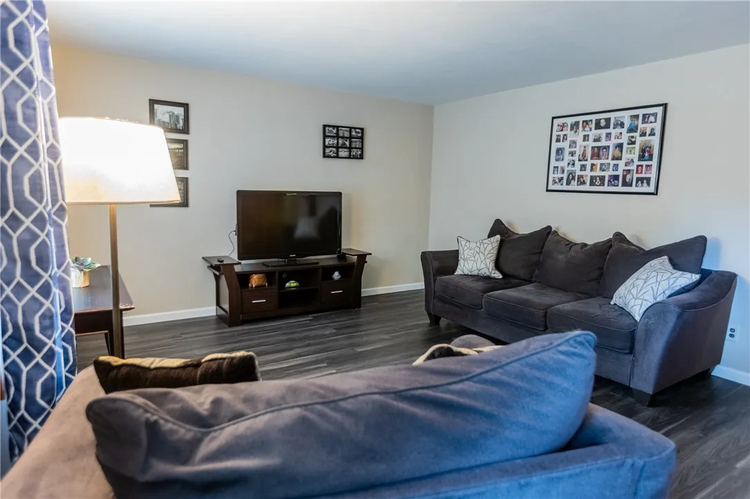 87 Colony Lane, Henrietta, New York 14623, Henrietta, New York 14623, 3 Bedrooms Bedrooms, 6 Rooms Rooms,1 BathroomBathrooms,Residential,For Sale,87 Colony Lane, Henrietta, New York 14623,0,R1632196