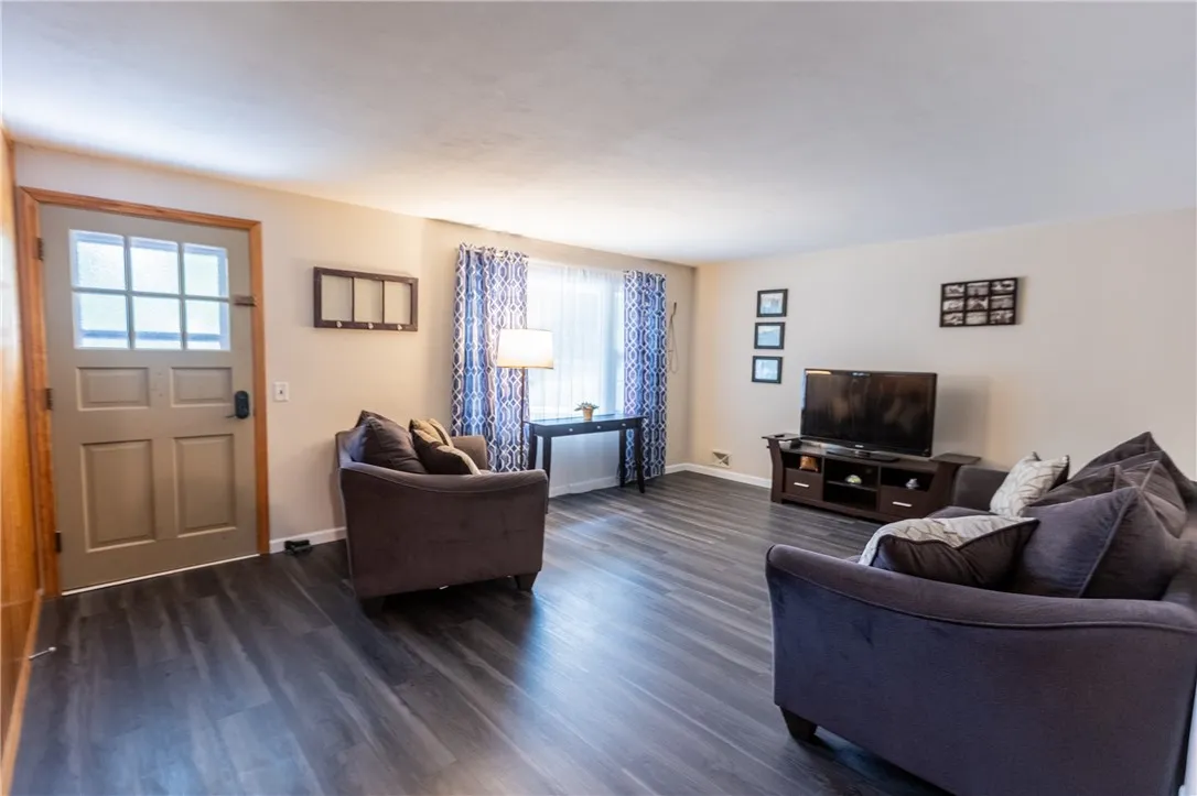 87 Colony Lane, Henrietta, New York 14623, Henrietta, New York 14623, 3 Bedrooms Bedrooms, 6 Rooms Rooms,1 BathroomBathrooms,Residential,For Sale,87 Colony Lane, Henrietta, New York 14623,0,R1632196