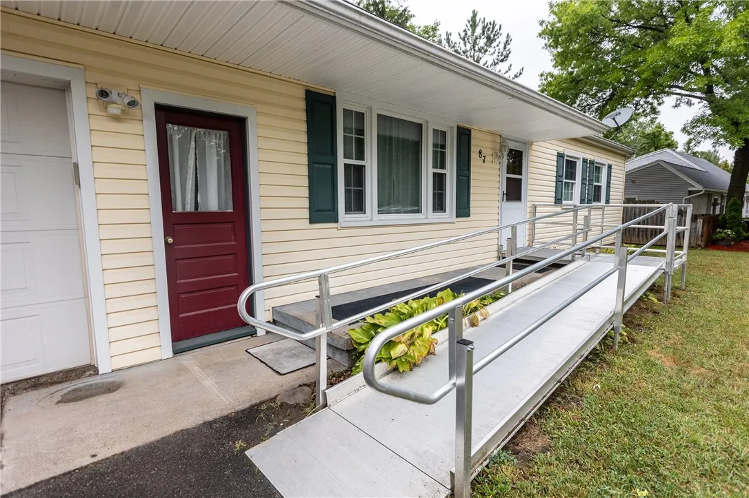 87 Colony Lane, Henrietta, New York 14623, Henrietta, New York 14623, 3 Bedrooms Bedrooms, 6 Rooms Rooms,1 BathroomBathrooms,Residential,For Sale,87 Colony Lane, Henrietta, New York 14623,0,R1632196