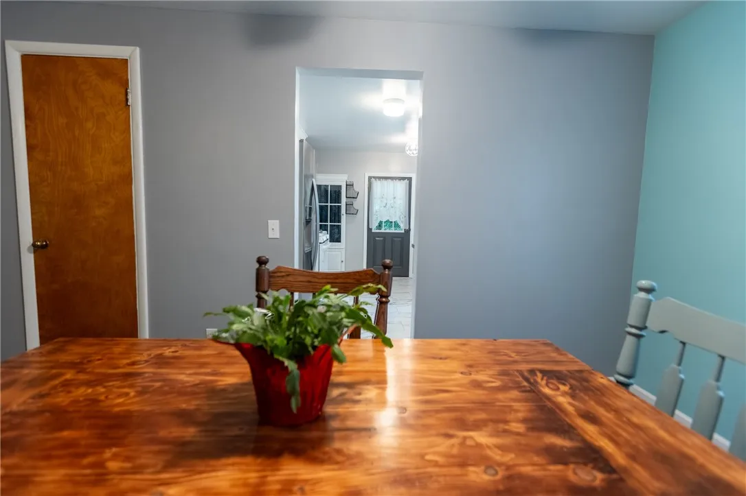 87 Colony Lane, Henrietta, New York 14623, Henrietta, New York 14623, 3 Bedrooms Bedrooms, 6 Rooms Rooms,1 BathroomBathrooms,Residential,For Sale,87 Colony Lane, Henrietta, New York 14623,0,R1632196
