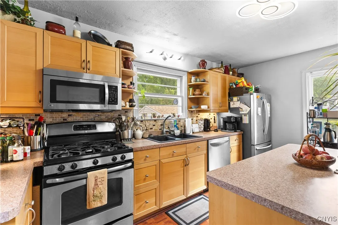 134 Roosevelt Drive, Utica, New York 13502, Utica, New York 13502, 3 Bedrooms Bedrooms, 7 Rooms Rooms,1 BathroomBathrooms,Residential,Closed,134 Roosevelt Drive, Utica, New York 13502,0,S1632145