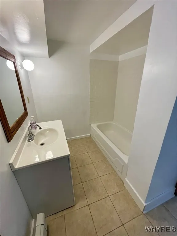 126 Crowley, Buffalo, New York 14207, Buffalo, New York 14207, 3 Bedrooms Bedrooms, 5 Rooms Rooms,1 BathroomBathrooms,Residential Lease,Closed,126 Crowley, Buffalo, New York 14207,0,B1632362