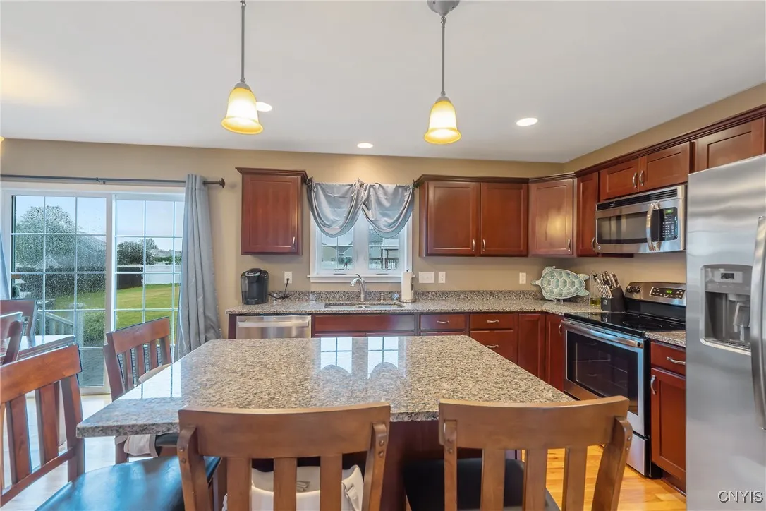 7042 Cattlemans Crossing Road, Cicero, New York 13, Cicero, New York 13039, 3 Bedrooms Bedrooms, 7 Rooms Rooms,2 BathroomsBathrooms,Residential,Closed,7042 Cattlemans Crossing Road, Cicero, New York 13,0,S1632406