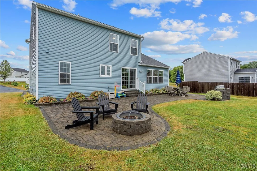 7042 Cattlemans Crossing Road, Cicero, New York 13, Cicero, New York 13039, 3 Bedrooms Bedrooms, 7 Rooms Rooms,2 BathroomsBathrooms,Residential,Closed,7042 Cattlemans Crossing Road, Cicero, New York 13,0,S1632406