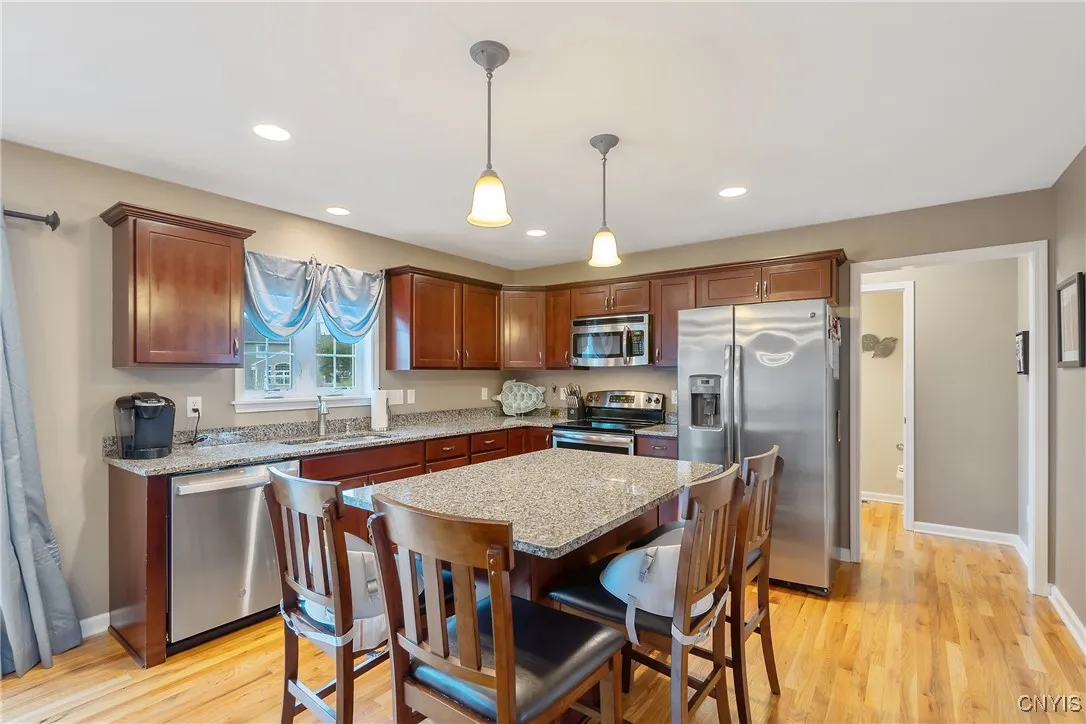 7042 Cattlemans Crossing Road, Cicero, New York 13, Cicero, New York 13039, 3 Bedrooms Bedrooms, 7 Rooms Rooms,2 BathroomsBathrooms,Residential,Closed,7042 Cattlemans Crossing Road, Cicero, New York 13,0,S1632406