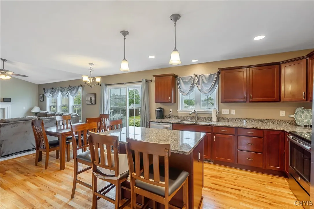7042 Cattlemans Crossing Road, Cicero, New York 13, Cicero, New York 13039, 3 Bedrooms Bedrooms, 7 Rooms Rooms,2 BathroomsBathrooms,Residential,Closed,7042 Cattlemans Crossing Road, Cicero, New York 13,0,S1632406