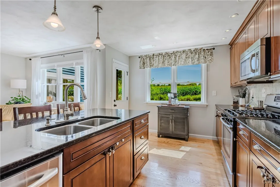 131 Coventry Place, Kirkland, New York 13323, Kirkland, New York 13323, 5 Bedrooms Bedrooms, 12 Rooms Rooms,3 BathroomsBathrooms,Residential,Closed,131 Coventry Place, Kirkland, New York 13323,0,S1632058