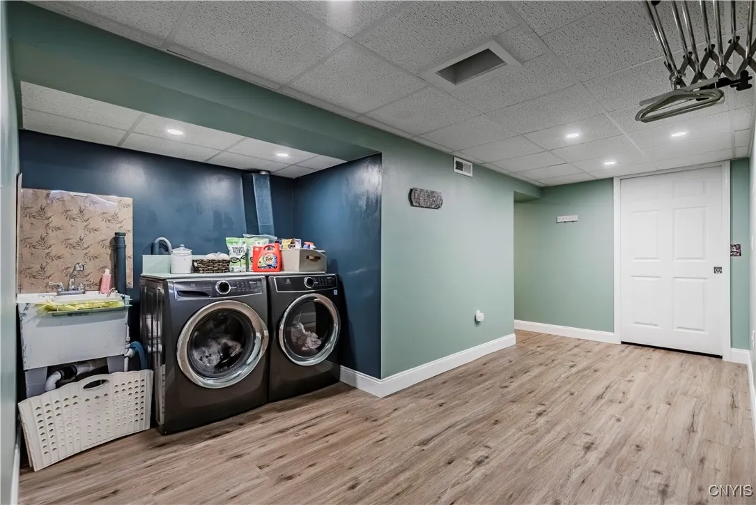 131 Coventry Place, Kirkland, New York 13323, Kirkland, New York 13323, 5 Bedrooms Bedrooms, 12 Rooms Rooms,3 BathroomsBathrooms,Residential,Closed,131 Coventry Place, Kirkland, New York 13323,0,S1632058