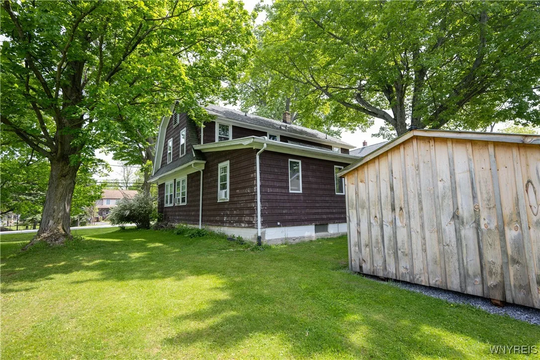 5557 Seneca Street, West Seneca, New York 14224, West Seneca, New York 14224, 5 Bedrooms Bedrooms, ,2 BathroomsBathrooms,Residential,For Sale,5557 Seneca Street, West Seneca, New York 14224,B1632293