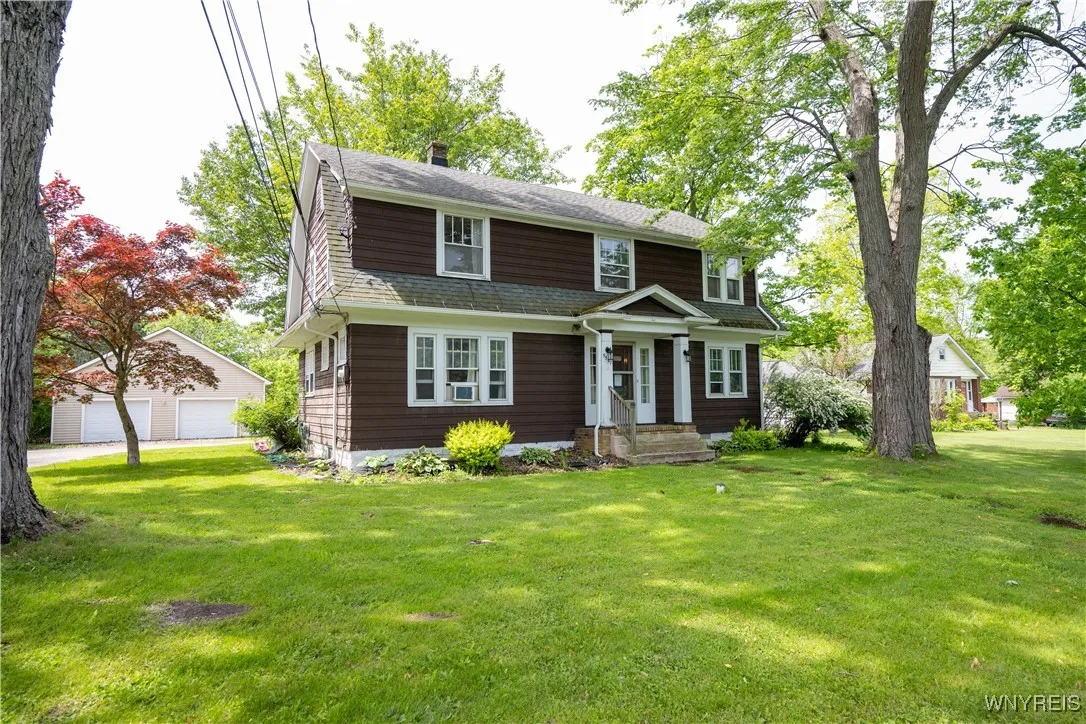 5557 Seneca Street, West Seneca, New York 14224, West Seneca, New York 14224, 5 Bedrooms Bedrooms, ,2 BathroomsBathrooms,Residential,For Sale,5557 Seneca Street, West Seneca, New York 14224,B1632293