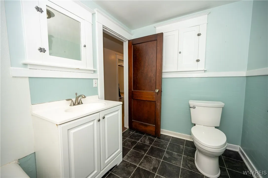 5557 Seneca Street, West Seneca, New York 14224, West Seneca, New York 14224, 5 Bedrooms Bedrooms, ,2 BathroomsBathrooms,Residential,For Sale,5557 Seneca Street, West Seneca, New York 14224,B1632293