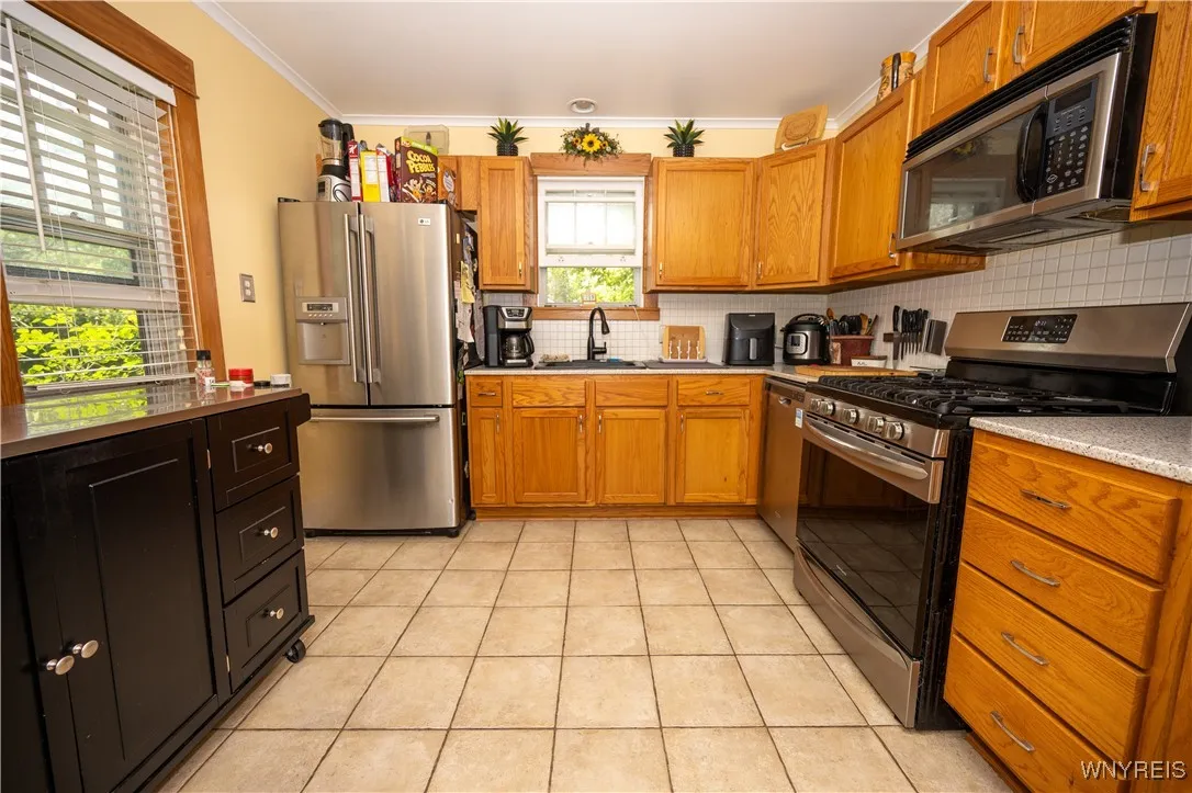 5557 Seneca Street, West Seneca, New York 14224, West Seneca, New York 14224, 5 Bedrooms Bedrooms, ,2 BathroomsBathrooms,Residential,For Sale,5557 Seneca Street, West Seneca, New York 14224,B1632293