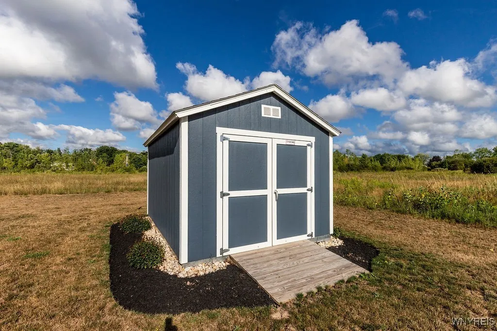 Lockport Town, New York 14094, 3 Bedrooms Bedrooms, 8 Rooms Rooms,2 BathroomsBathrooms,Residential,Closed,0,B1632289