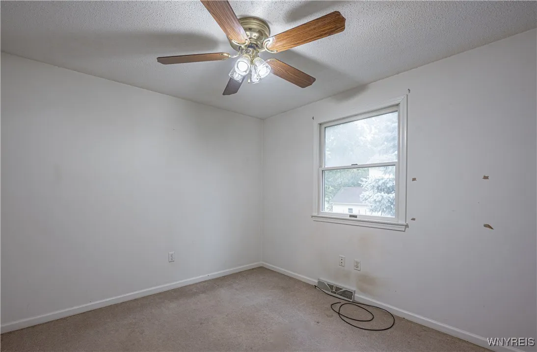 5466 Niagara Street Extension, Lockport Town, New, Lockport Town, New York 14094, 3 Bedrooms Bedrooms, 8 Rooms Rooms,1 BathroomBathrooms,Residential,Closed,5466 Niagara Street Extension, Lockport Town, New ,0,B1631752