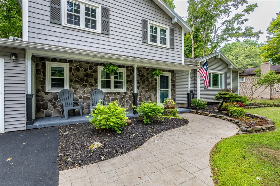 725 Gasberry Lane, Webster, New York 14580, Webster, New York 14580, 4 Bedrooms Bedrooms, 9 Rooms Rooms,1 BathroomBathrooms,Residential,Closed,725 Gasberry Lane, Webster, New York 14580,0,R1632206