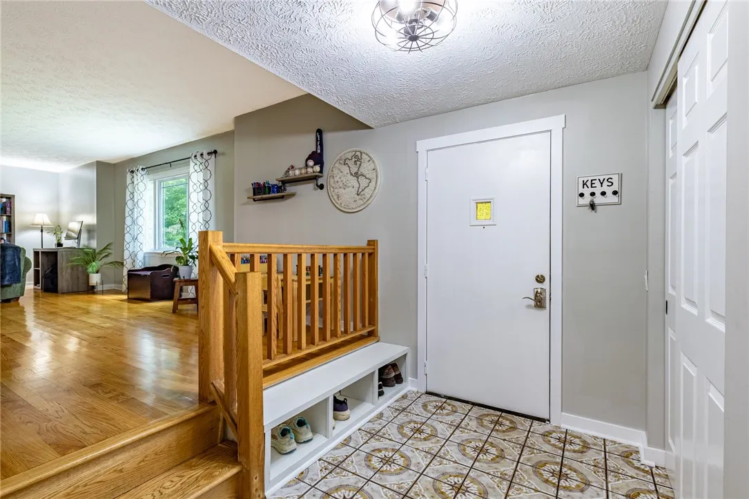 725 Gasberry Lane, Webster, New York 14580, Webster, New York 14580, 4 Bedrooms Bedrooms, 9 Rooms Rooms,1 BathroomBathrooms,Residential,Closed,725 Gasberry Lane, Webster, New York 14580,0,R1632206