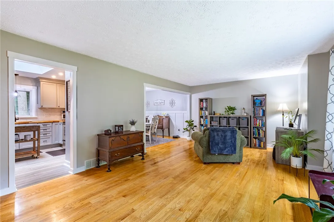 725 Gasberry Lane, Webster, New York 14580, Webster, New York 14580, 4 Bedrooms Bedrooms, 9 Rooms Rooms,1 BathroomBathrooms,Residential,Closed,725 Gasberry Lane, Webster, New York 14580,0,R1632206