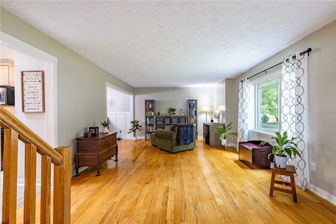 725 Gasberry Lane, Webster, New York 14580, Webster, New York 14580, 4 Bedrooms Bedrooms, 9 Rooms Rooms,1 BathroomBathrooms,Residential,Closed,725 Gasberry Lane, Webster, New York 14580,0,R1632206