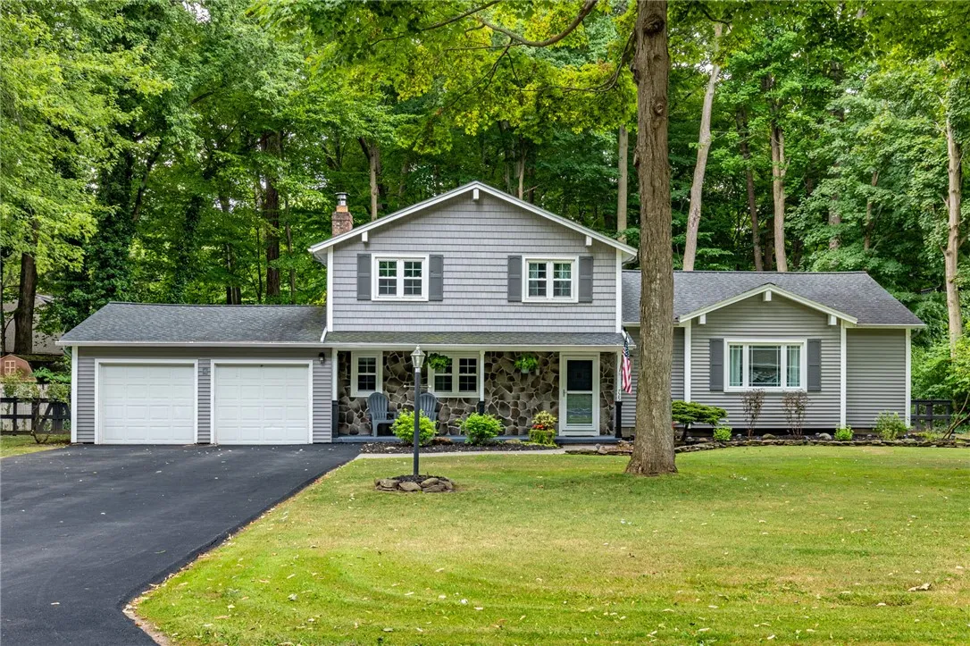 725 Gasberry Lane, Webster, New York 14580, Webster, New York 14580, 4 Bedrooms Bedrooms, 9 Rooms Rooms,1 BathroomBathrooms,Residential,Closed,725 Gasberry Lane, Webster, New York 14580,0,R1632206