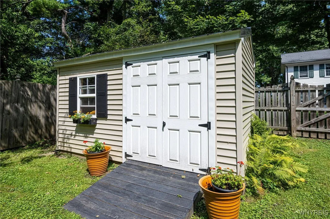 4344 Freeman Road, Orchard Park, New York 14127, Orchard Park, New York 14127, 5 Bedrooms Bedrooms, 12 Rooms Rooms,2 BathroomsBathrooms,Residential,Closed,4344 Freeman Road, Orchard Park, New York 14127,0,B1631349
