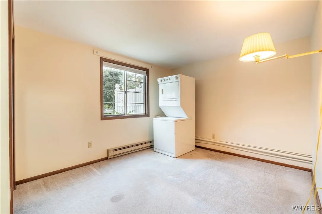 68 Wellington Court, Amherst, New York 14221, Amherst, New York 14221, 2 Bedrooms Bedrooms, 6 Rooms Rooms,1 BathroomBathrooms,Residential,For Sale,68 Wellington Court, Amherst, New York 14221,0,B1632302