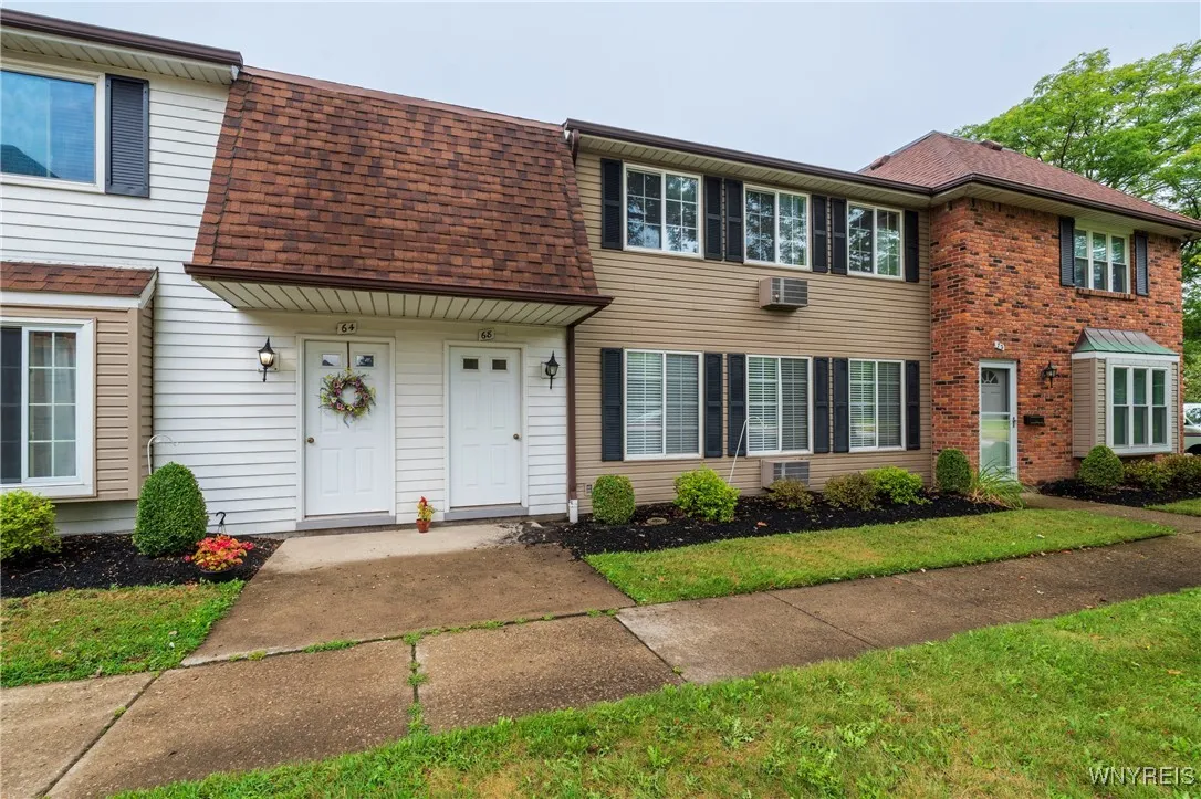 68 Wellington Court, Amherst, New York 14221, Amherst, New York 14221, 2 Bedrooms Bedrooms, 6 Rooms Rooms,1 BathroomBathrooms,Residential,For Sale,68 Wellington Court, Amherst, New York 14221,0,B1632302