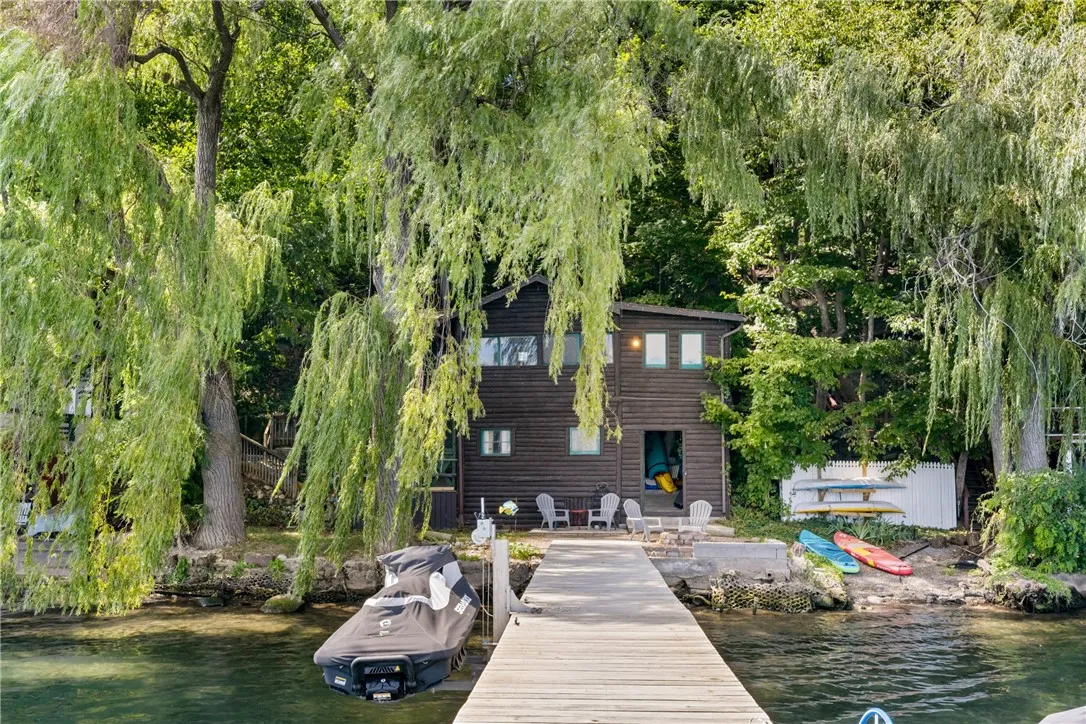 Lakefront Bunkhouse/Cottage