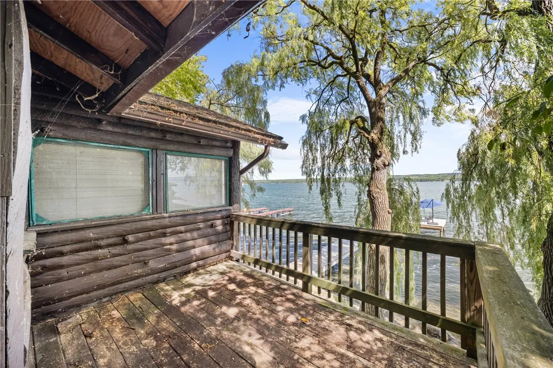 Lakefront Bunkhouse/Cottage