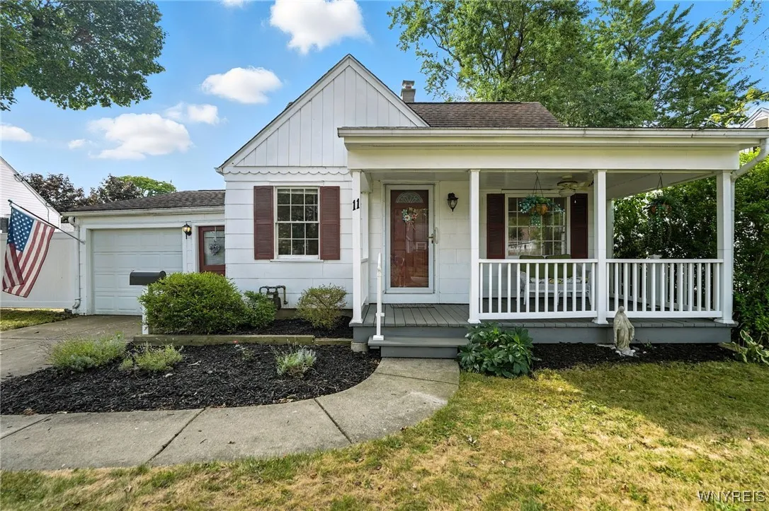 11 Cloverdale Road, Cheektowaga, New York 14225, Cheektowaga, New York 14225, 3 Bedrooms Bedrooms, 6 Rooms Rooms,1 BathroomBathrooms,Residential,Closed,11 Cloverdale Road, Cheektowaga, New York 14225,0,B1630992
