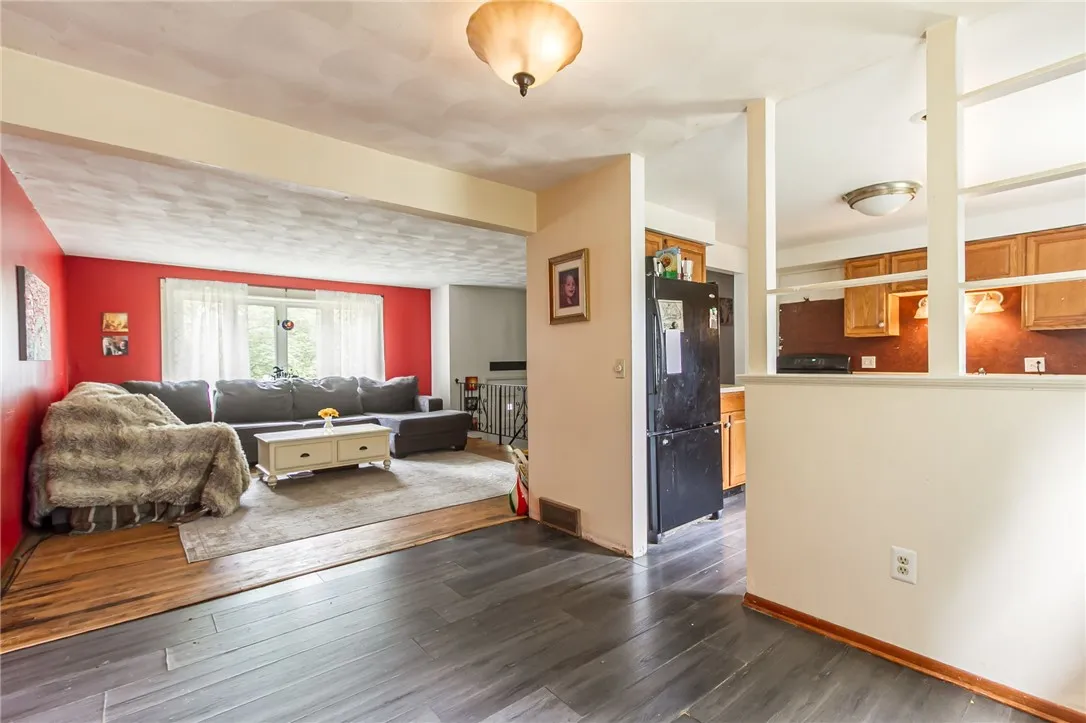 106 Cobleskill Drive, Greece, New York 14626, Greece, New York 14626, 4 Bedrooms Bedrooms, 6 Rooms Rooms,1 BathroomBathrooms,Residential,For Sale,106 Cobleskill Drive, Greece, New York 14626,0,R1631854