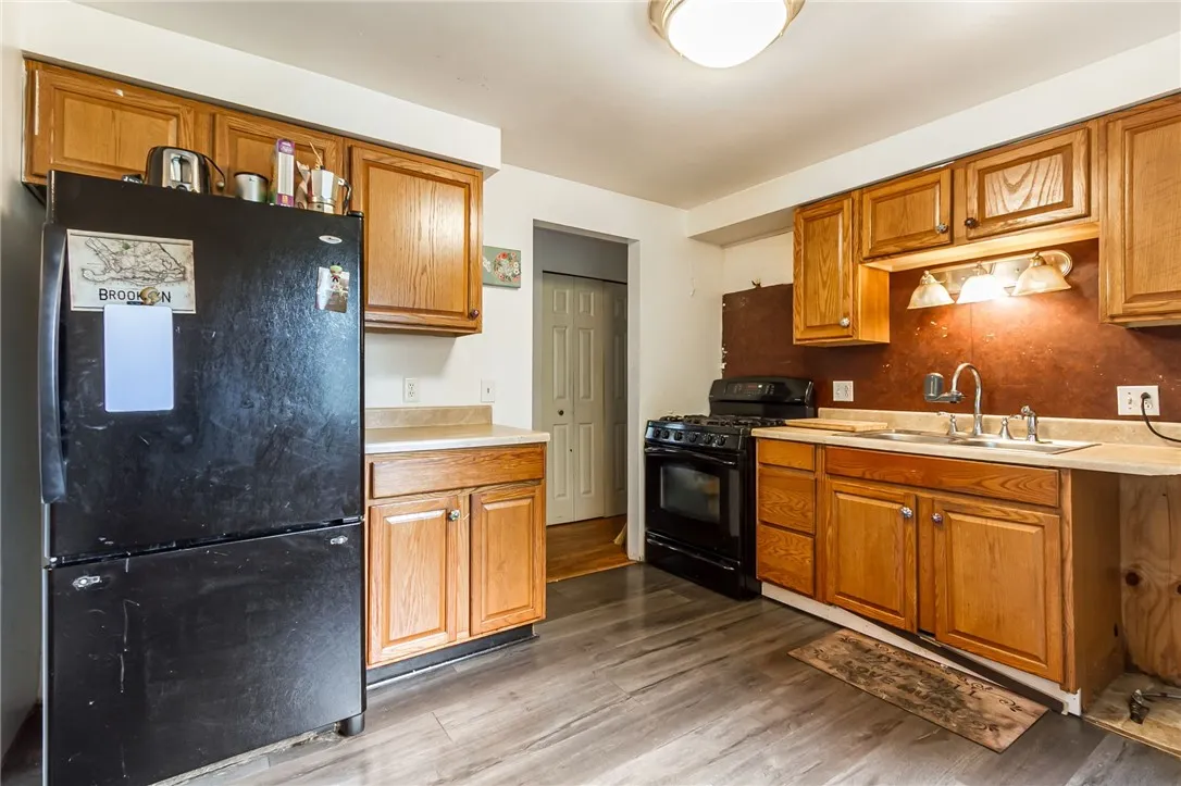 106 Cobleskill Drive, Greece, New York 14626, Greece, New York 14626, 4 Bedrooms Bedrooms, 6 Rooms Rooms,1 BathroomBathrooms,Residential,For Sale,106 Cobleskill Drive, Greece, New York 14626,0,R1631854