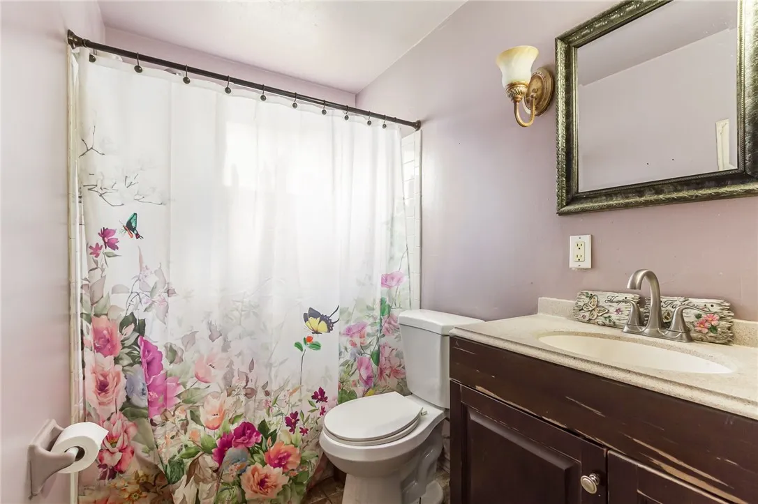 106 Cobleskill Drive, Greece, New York 14626, Greece, New York 14626, 4 Bedrooms Bedrooms, 6 Rooms Rooms,1 BathroomBathrooms,Residential,For Sale,106 Cobleskill Drive, Greece, New York 14626,0,R1631854