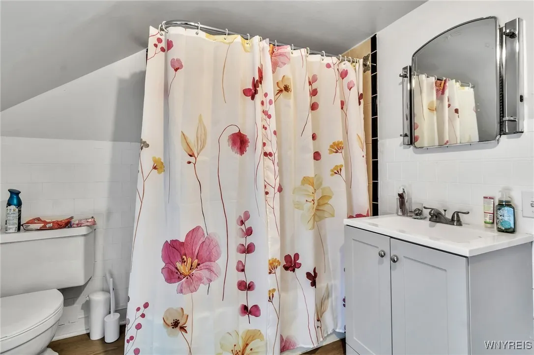 1086 Niagara Falls Boulevard, North Tonawanda, New, North Tonawanda, New York 14120, 4 Bedrooms Bedrooms, ,3 BathroomsBathrooms,Residential,For Sale,1086 Niagara Falls Boulevard, North Tonawanda, New,0,B1630320
