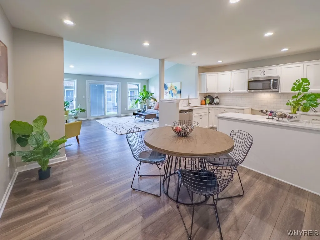 203 Carriage Lane, West Seneca, New York 14224, West Seneca, New York 14224, 2 Bedrooms Bedrooms, 5 Rooms Rooms,2 BathroomsBathrooms,Residential,For Sale,203 Carriage Lane, West Seneca, New York 14224,B1632497