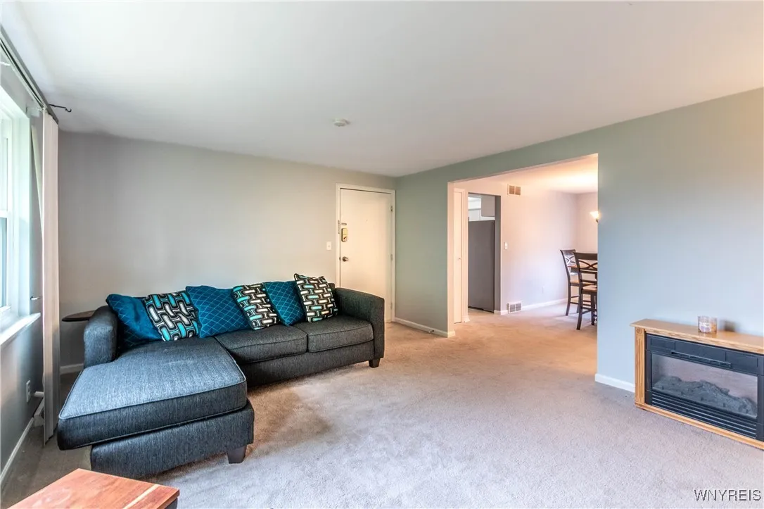 61 A Old Lyme Drive 2, Amherst, New York 14221, Amherst, New York 14221, 2 Bedrooms Bedrooms, 5 Rooms Rooms,1 BathroomBathrooms,Residential,Closed,61 A Old Lyme Drive 2, Amherst, New York 14221,0,B1631995