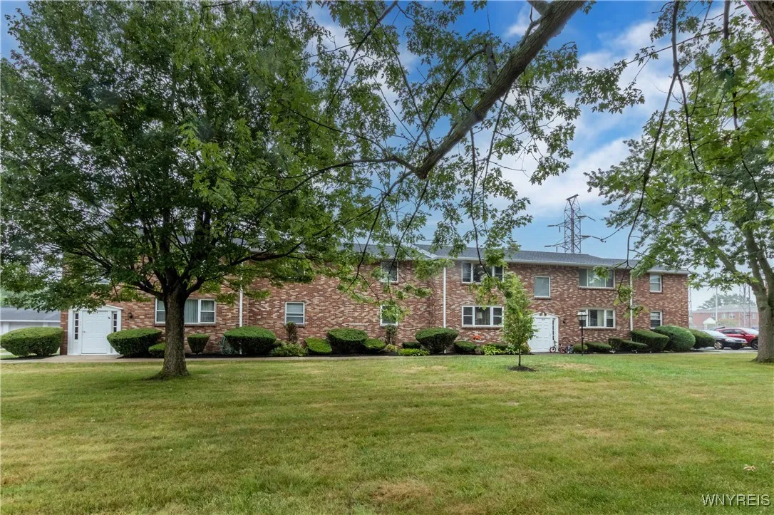 61 A Old Lyme Drive 2, Amherst, New York 14221, Amherst, New York 14221, 2 Bedrooms Bedrooms, 5 Rooms Rooms,1 BathroomBathrooms,Residential,Closed,61 A Old Lyme Drive 2, Amherst, New York 14221,0,B1631995