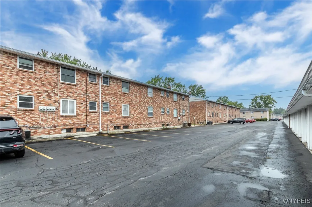61 A Old Lyme Drive 2, Amherst, New York 14221, Amherst, New York 14221, 2 Bedrooms Bedrooms, 5 Rooms Rooms,1 BathroomBathrooms,Residential,Closed,61 A Old Lyme Drive 2, Amherst, New York 14221,0,B1631995