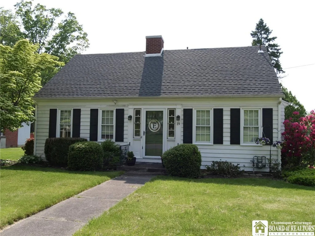 19 Hallock Street, Jamestown, New York 14701, Jamestown, New York 14701, 3 Bedrooms Bedrooms, 8 Rooms Rooms,1 BathroomBathrooms,Residential,Closed,19 Hallock Street, Jamestown, New York 14701,0,R1632247