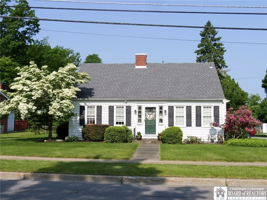 19 Hallock Street, Jamestown, New York 14701, Jamestown, New York 14701, 3 Bedrooms Bedrooms, 8 Rooms Rooms,1 BathroomBathrooms,Residential,Closed,19 Hallock Street, Jamestown, New York 14701,0,R1632247