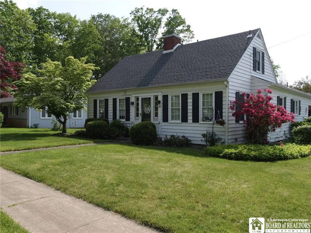 19 Hallock Street, Jamestown, New York 14701, Jamestown, New York 14701, 3 Bedrooms Bedrooms, 8 Rooms Rooms,1 BathroomBathrooms,Residential,Closed,19 Hallock Street, Jamestown, New York 14701,0,R1632247