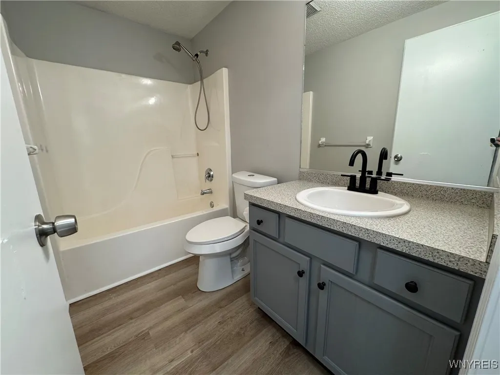 22 Miller Road, Amherst, New York 14068, Amherst, New York 14068, 3 Bedrooms Bedrooms, 11 Rooms Rooms,2 BathroomsBathrooms,Residential,Closed,22 Miller Road, Amherst, New York 14068,0,B1632443