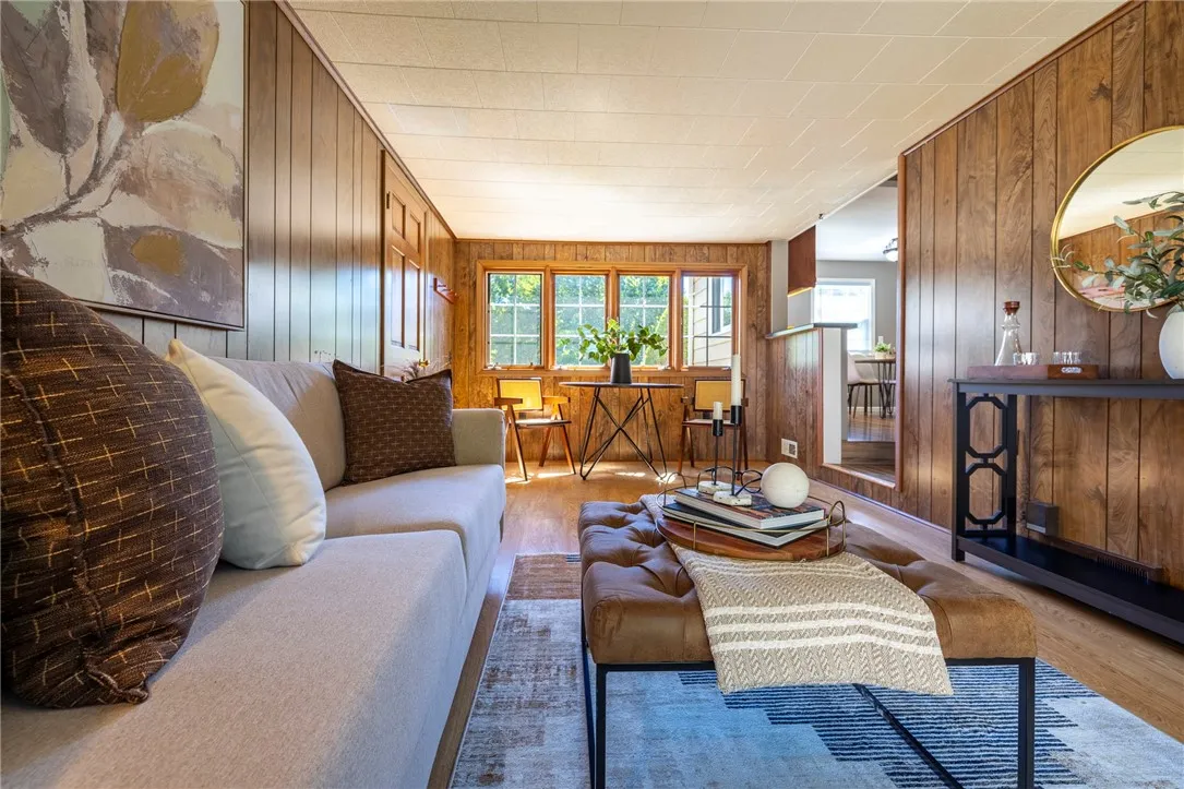 823 Chestnut Bnd, Webster, New York 14580, Webster, New York 14580, 4 Bedrooms Bedrooms, 6 Rooms Rooms,2 BathroomsBathrooms,Residential,Closed,823 Chestnut Bnd, Webster, New York 14580,0,R1631052