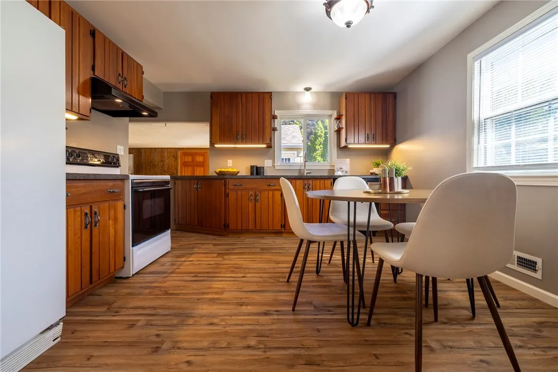 823 Chestnut Bnd, Webster, New York 14580, Webster, New York 14580, 4 Bedrooms Bedrooms, 6 Rooms Rooms,2 BathroomsBathrooms,Residential,Closed,823 Chestnut Bnd, Webster, New York 14580,0,R1631052