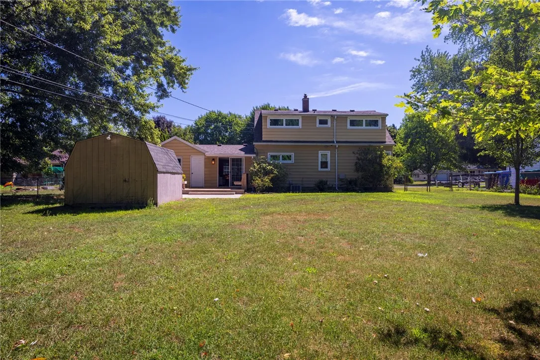 823 Chestnut Bnd, Webster, New York 14580, Webster, New York 14580, 4 Bedrooms Bedrooms, 6 Rooms Rooms,2 BathroomsBathrooms,Residential,Closed,823 Chestnut Bnd, Webster, New York 14580,0,R1631052