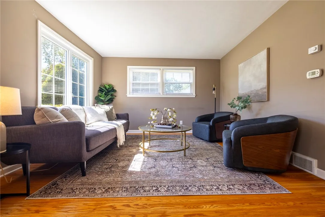 823 Chestnut Bnd, Webster, New York 14580, Webster, New York 14580, 4 Bedrooms Bedrooms, 6 Rooms Rooms,2 BathroomsBathrooms,Residential,Closed,823 Chestnut Bnd, Webster, New York 14580,0,R1631052